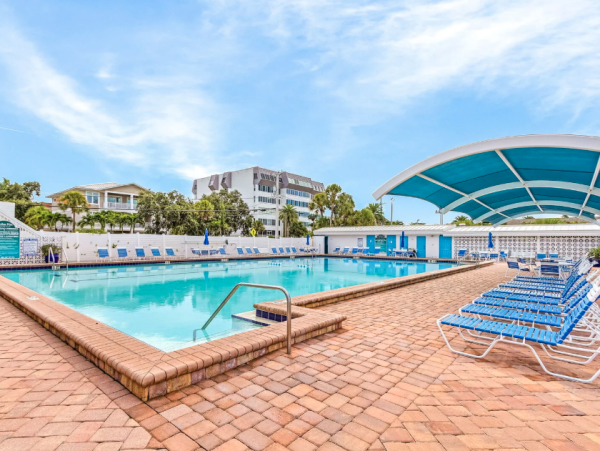 Beachside Vacation Retreat - Great Amenities